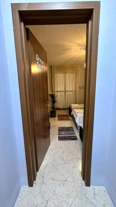Super House Blloku - 3 Rooms Тирана Екстериор снимка