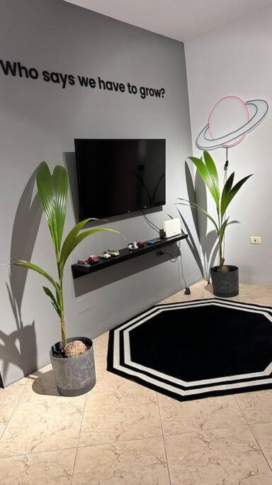 Super House Blloku - 3 Rooms Тирана Екстериор снимка